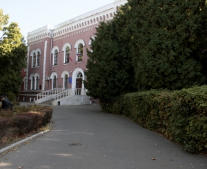 Изначально это здание было построено для Воронежской мужской гимназии по проекту архитектора Андрея Тона